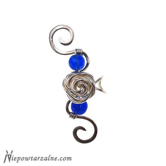 93b - Srebrny earcuff 'Róża" niebieski