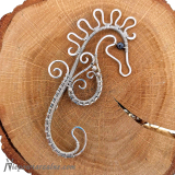 Srebrna broszka "Konik Morski"