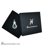 Srebrny wisior "Róża z Kocim Okiem"